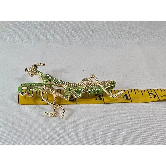 Green Rhinestone Praying Mantis Insect Brooch Pin Statement Jewelery Gold toned - Picture 8 of 10